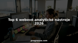 Analytik si v kancelárii prezerá údaje z webovej analytiky na monitore.